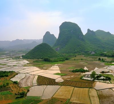Explorer les provinces pittoresques du Guizhou et du Guangxi pour une immersion profonde dans les cultures et traditions ethniques