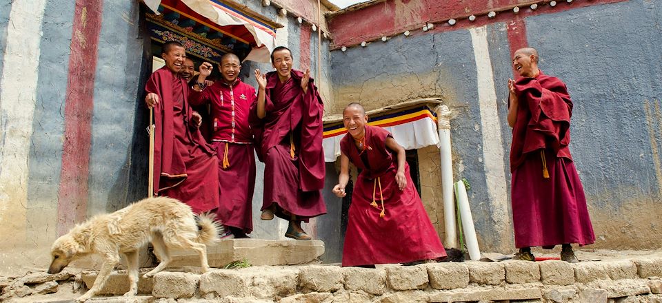 Voyage privatif au Tibet: Une immersion 100% Tibétaine de Lhassa au pied de l’Everest,. Rencontres, randos, visites de monastères 