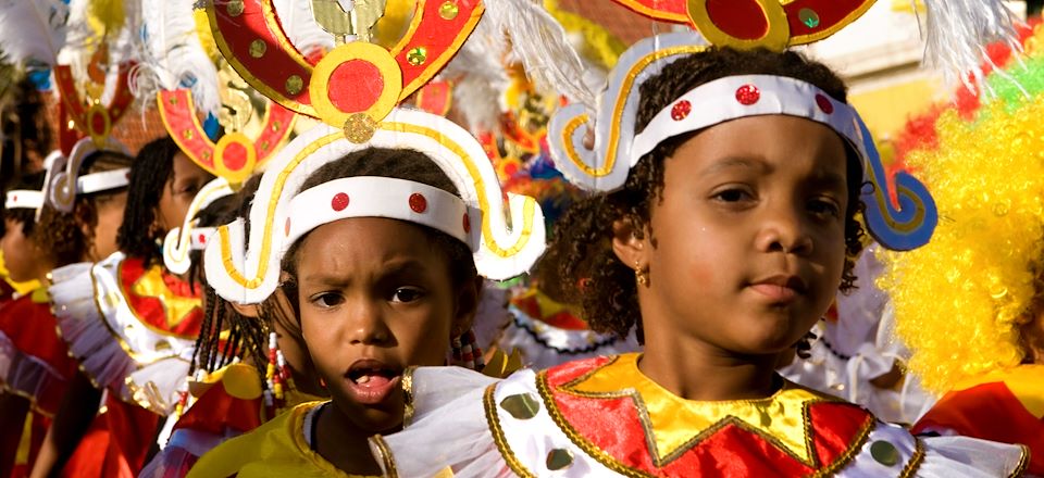 Découverte du Carnaval de Mindelo et activités en famille : défilés, nage avec les tortues & randonnées sur Santo Antao