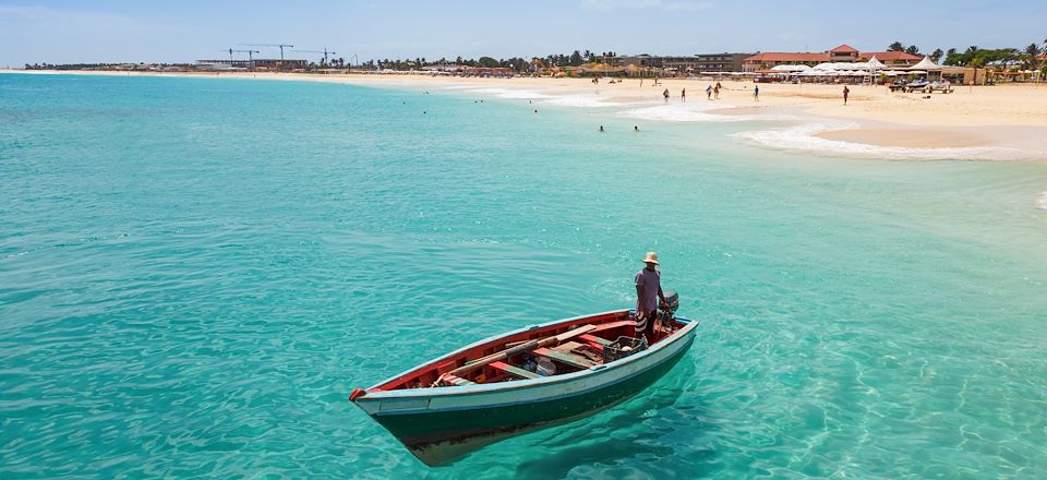 Voyage confort famille au Cap-Vert : multiactivité, rando dans les vallées volcaniques, paddle, bateau et nage avec les tortues  