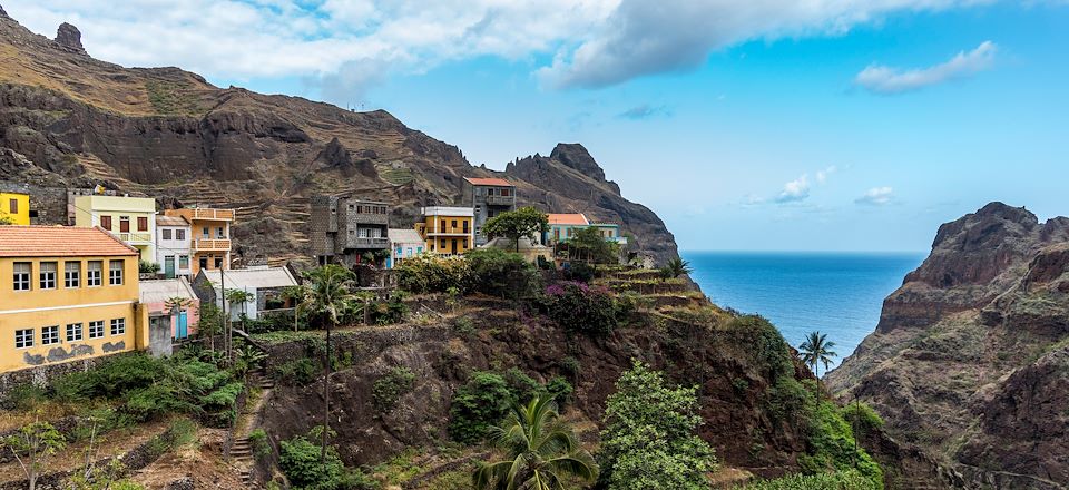 Voyage famille au Cap Vert : Vallées verdoyantes de Santo Antao, Volcan Fogo, ville coloniale de Mindelo et Plage de Tarrafal !