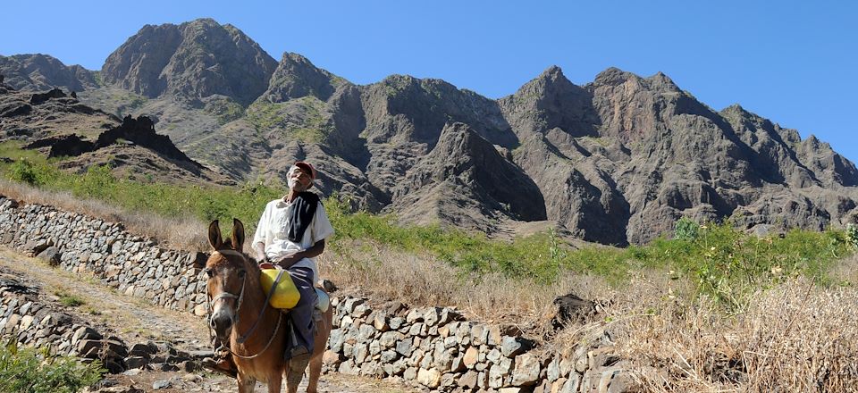 Immersion sur Sao Vicente et Santo Antao : Randonnées dynamiques et Nuits à la belle étoile !