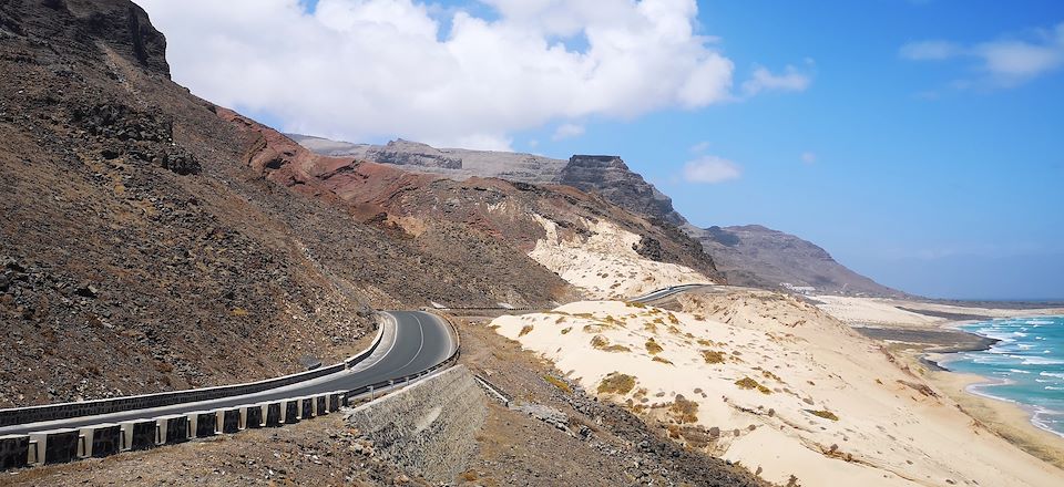 Autotour sur  les iles de Sao Vicente et Santo Antao au volant de votre 4x4 à l'aide d'un carnet de route, nuit à la belle étoile.