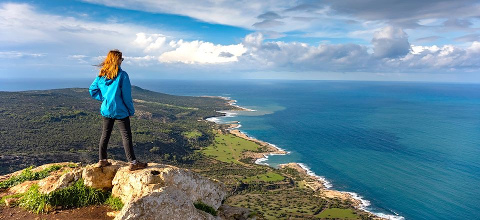 Randonnée sur les sentiers du nord au sud, à la découverte des incontournables de l’île de Chypre... 