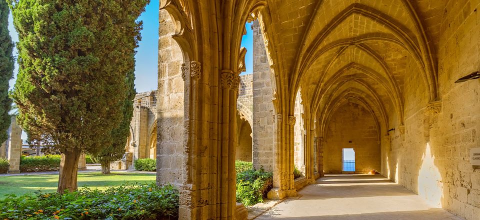 Voyage à pied dans le nord de Chypre, très sauvage, à la découverte de sites culturels incontournables et de villages typiques