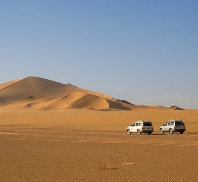 Road trip en Algérie de la Route des Oasis à la Transsaharienne, une aventure à la rencontre des Touaregs et du grand sud algérien