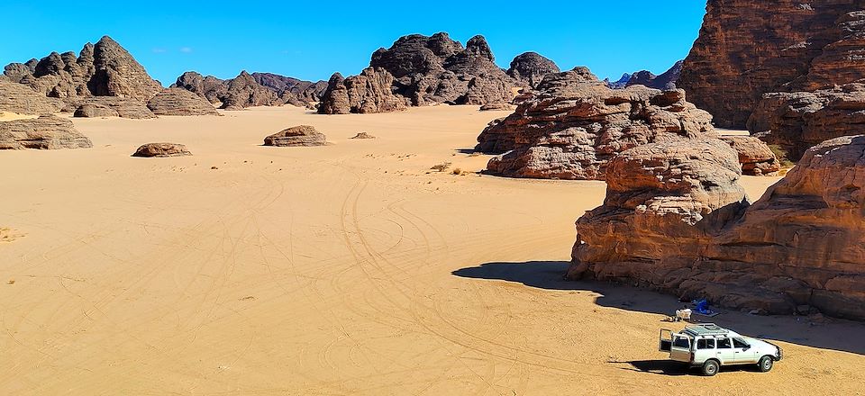 Un voyage en 4x4 au cœur du grand Sahara algérien, le Tassili n'Ajjer et ses secrets les plus cachés en hébergement confort !