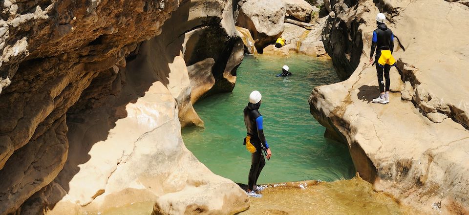 Découverte aquatique des meilleurs canyons des Pyrénées espagnoles, en étoile depuis le charmant village de Rodellar