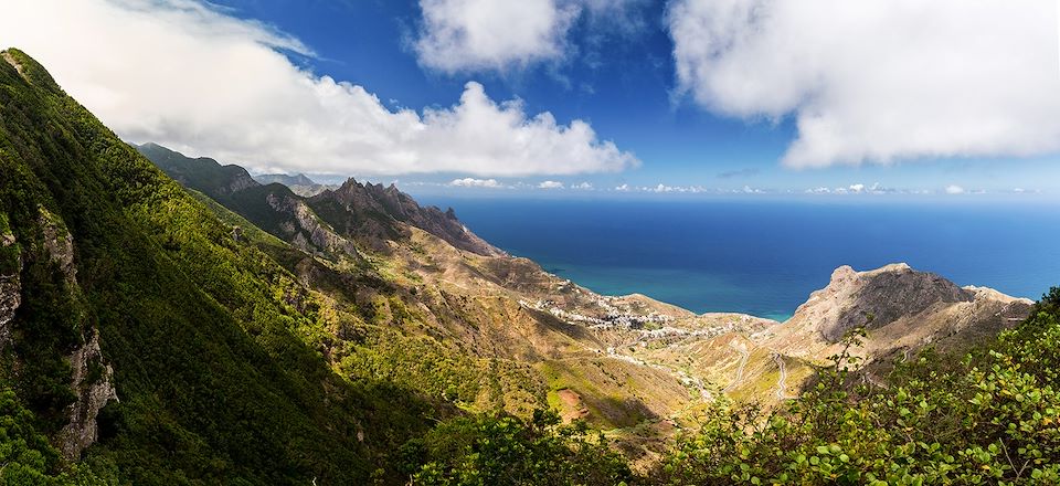 Une itinérance engagée à la découverte des hauteurs de l'île. Délices panoramiques. Soleil en bas, fraîcheur en haut !