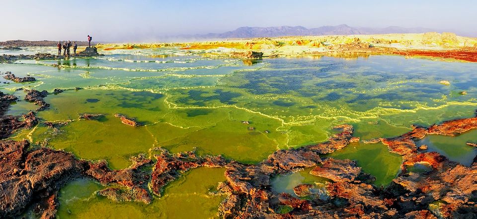 Rencontres avec les peuples de la Vallée de l'Omo et immersion dans les paysages volcaniques uniques du Dallol et de l'Erta Ale 