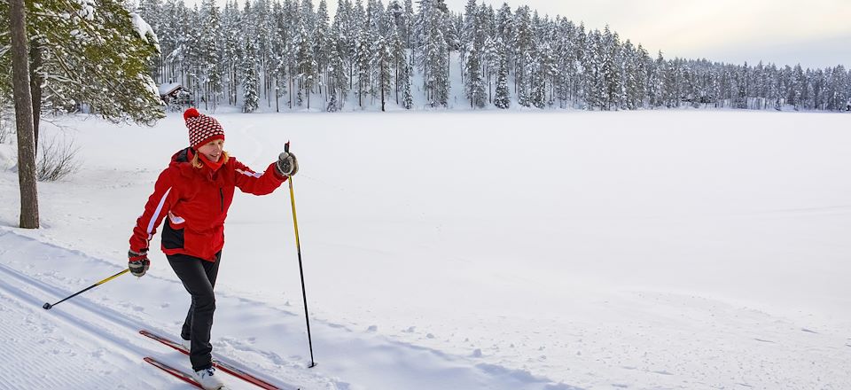 Expédition en ski nordique dans la taïga du parc national de Hossa