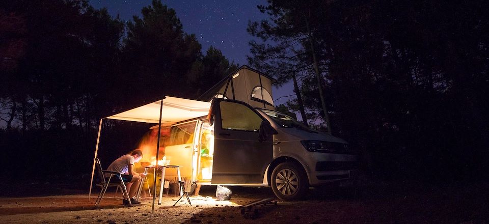 Road trip en Auvergne en van aménagé : randonnées autour des lacs et volcans de la chaîne des Puys