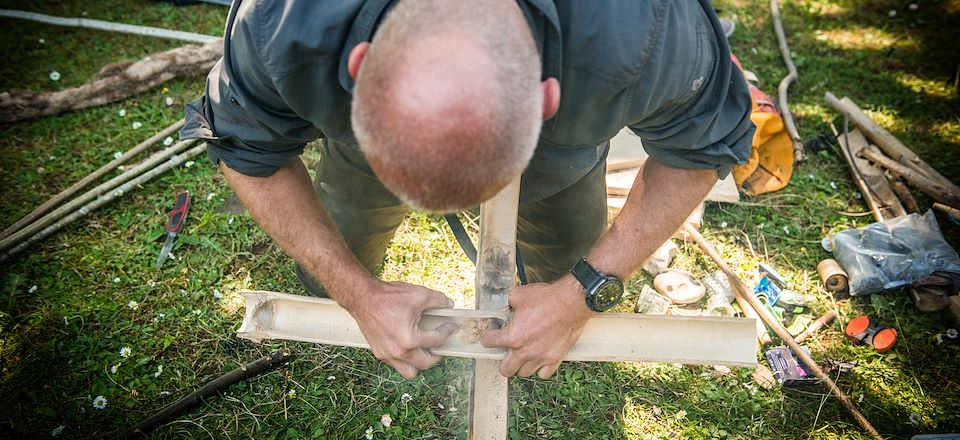 Stage Bushcraft dans le Périgord pour apprendre à vivre confortablement en pleine nature, comme des trappeurs !