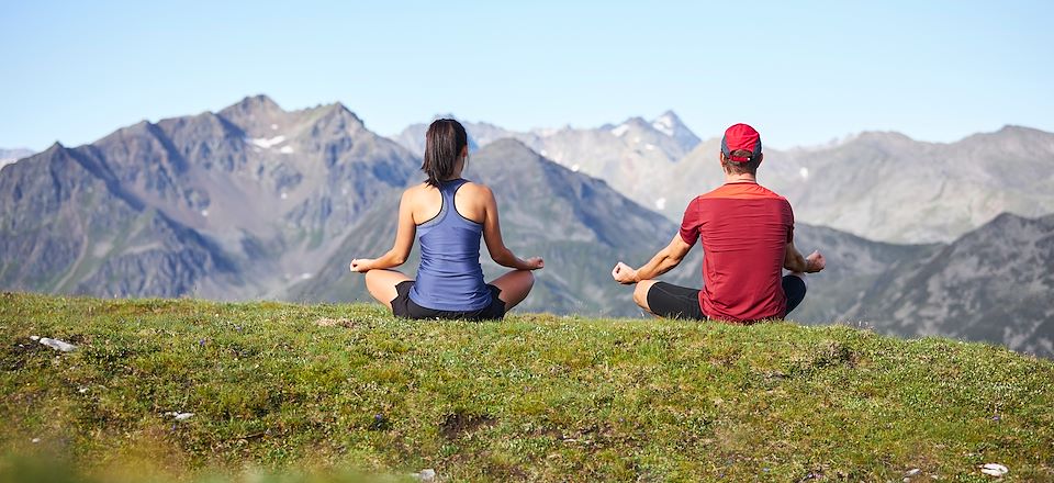 Randonnée et stage de yoga au grand air en Savoie, dans les Bauges