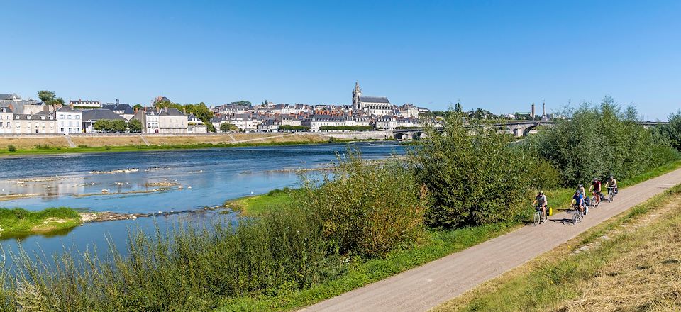 Circuit à vélo sur la Loire avec nuits en camping, du domaine de Chambord à Amboise par l'incontournable château de Chenonceau.