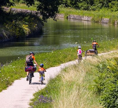 La Loire à vélo en famille de Tours à Saumur, avec nuits sous tente,  une semaine à l'école du camping et de l'aventure !