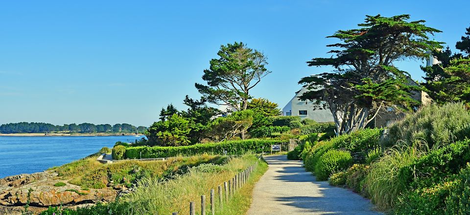 Circuit à vélo en Bretagne, un tour du Golfe du Morbihan à la découverte de son littoral, ses îles et de ses villages de pêcheurs.