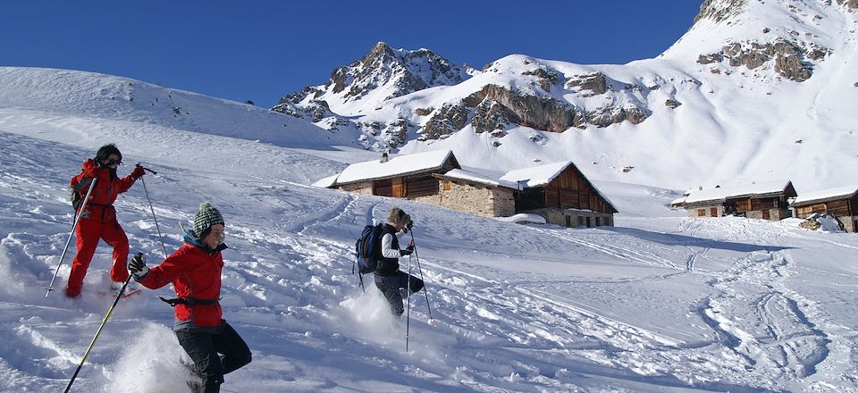 Court séjour nature à raquettes, avec soirée de fête perchée à 2040 m d'altitude !