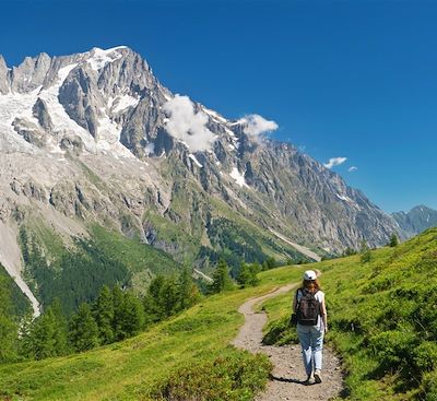Grande découverte du massif du Mont-Blanc, dans le confort des gîtes et hôtels des vallées suisse, italienne et française !