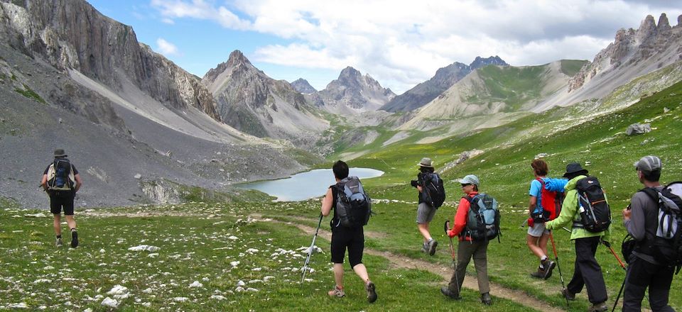 Randonnées depuis le village de Saint-Véran sur les sentiers du parc naturel régional du Queyras.