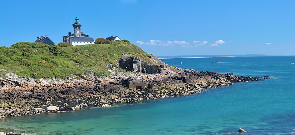 Séjour voile et rando entre France et Grande-Bretagne, à la découverte de quatre îles : Jersey, Sercq, Guernesey et Chausey  