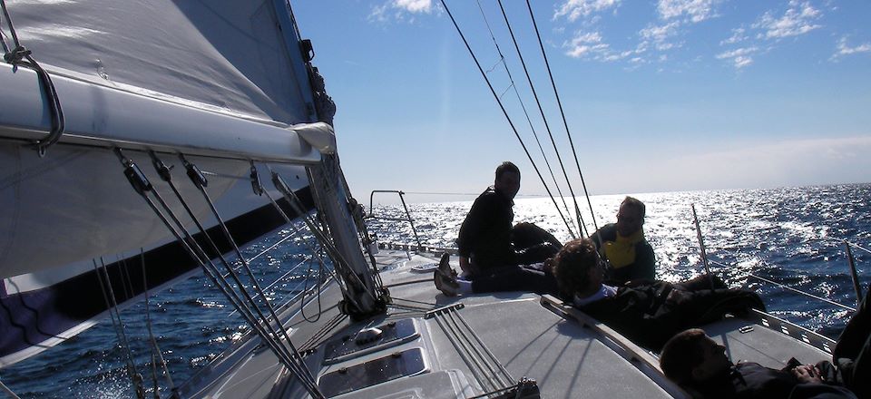 Week-end de croisière active en voilier depuis Granville à la découverte des côtes bretonnes et anglo-normandes