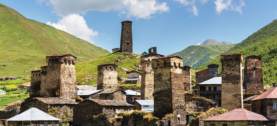 Embarquez pour un Trek au cœur de la Svanetie, cette région montagneuse unique qui reste  le secret le mieux gardé de Géorgie.