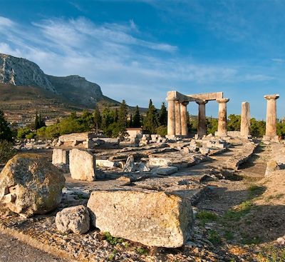 Balade et découverte du meilleur de la Grèce antique d'Athènes à la majestueuse région du Péloponnèse.