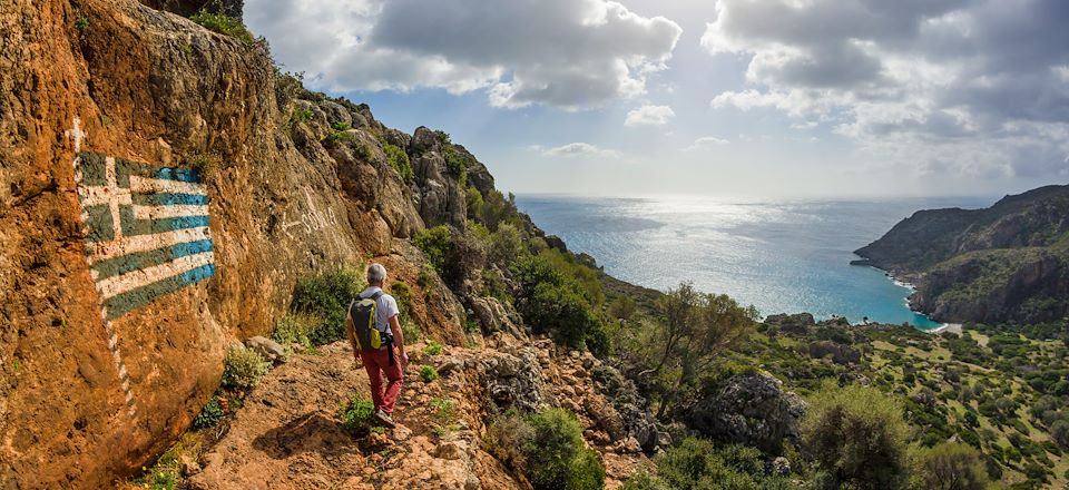 Traversée de la Crète : Randonnée pour découvrir les joyaux de l'île, des sommets panoramiques jusqu'aux plages idylliques.