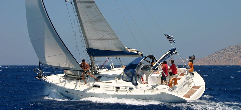 Croisière active dans les Cyclades, à bord d'un voilier, pour tout connaître de la navigation !