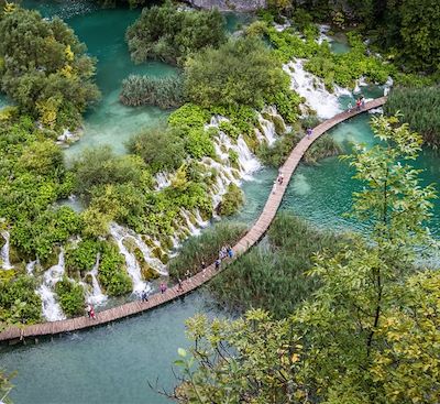 Une approche entre mer et lacs, montagnes et canyons des plus beaux parcs nationaux de la partie centrale de la Croatie !