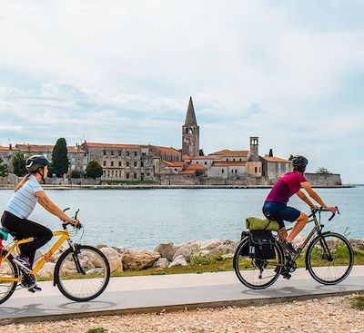 Découverte des trésors culturels de l'Istrie à vélo et en bateau accompagné d'un guide anglophone