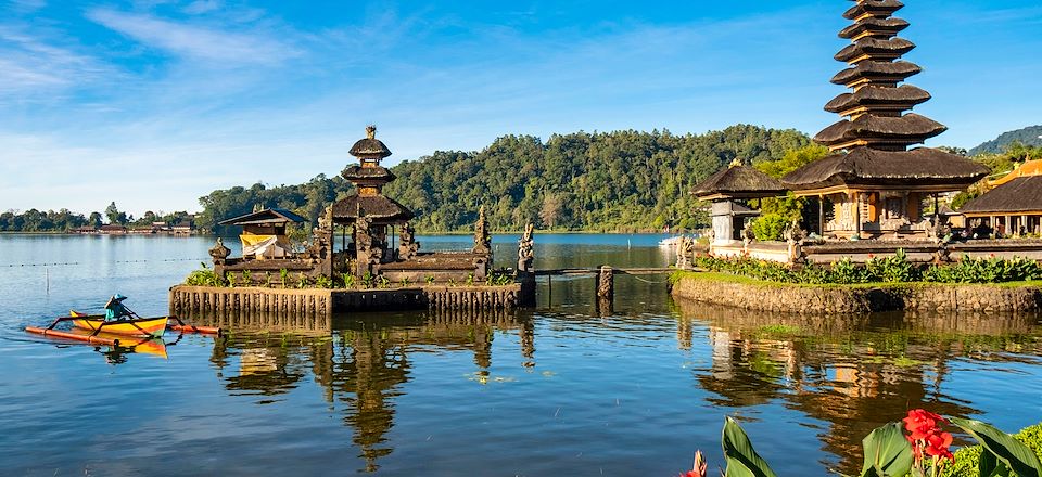 Voyage à Bali avec chauffeur : passage par Ubud, les rizières de Jatiluwih, les cascades de Munduk, le volcan Batur et les plages