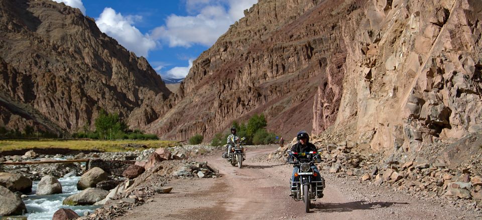 Un itinéraire inédit à moto sur la nouvelle route qui traverse le Zanskar authentique et le relie au Ladakh