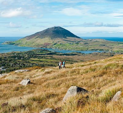 Trek en Irlande à la découverte d'une région mythique : le Connemara et ses îles.