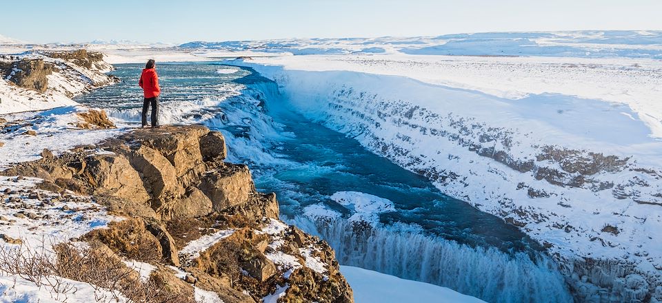 Road trip en van à travers l’Islande en hiver, goûtez à la beauté brute nordique et laissez-vous surprendre par les aurores.
