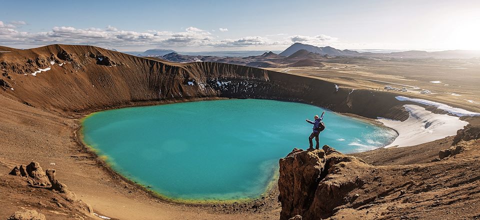 Voyage en 4x4 à travers les paysages qui font de l’Islande une destination d’exception : volcans, glaciers, coulées de lave…