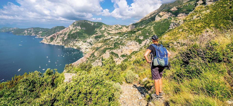 Entre mers Tyrrhénienne et Adriatique, paysages karstiques et champs d'oliviers, un itinéraire au cœur du Mezzogiorno