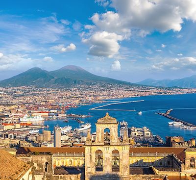 Un merveilleux combiné de Naples, de la côte Amalfitaine et des trois îles de la baie : Capri, Ischia et Procida.