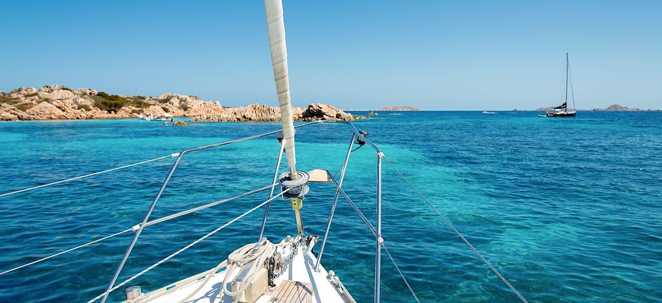 Semaine de détente et dolce farniente à bord d'un voilier monocoque dans les plus belles criques de Sardaigne et de Corse