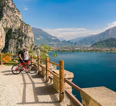 Découverte du lac de Garde à vélo sur un itinéraire qui vous mènera du Tyrol italien à Venise en passant par Vérone et Vicence