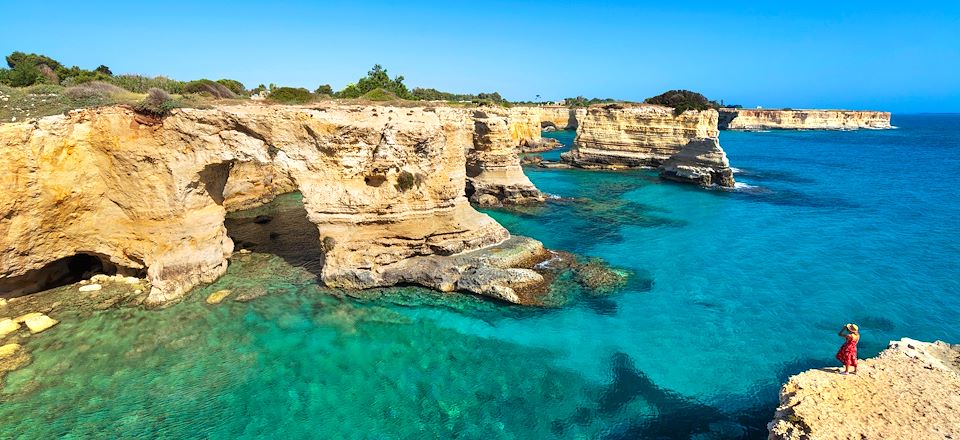 Randonnée côtière itinérante dans le Salento à la pointe sud des Pouilles pour une aventure nature entre mer et traditions