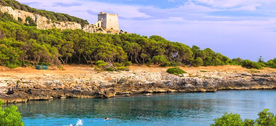 Randonnée côtière itinérante dans le Salento à la pointe sud des Pouilles pour une aventure nature entre mer et traditions