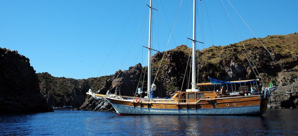 À l'abordage du mythique archipel au large de la Sicile, de son emblématique volcan Stromboli et de Catane