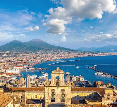 Un merveilleux combiné de Naples, la côte amalfitaine et les trois îles de la baie: Capri, Ischia et Procida