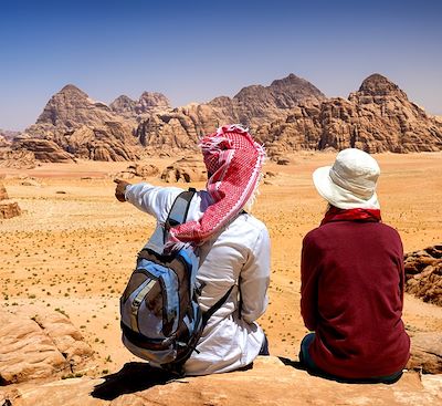 Voyage en Jordanie accessible aux personnes à mobilité réduite avec les incontournables de Petra à la Mer Morte par le Wadi Rum.