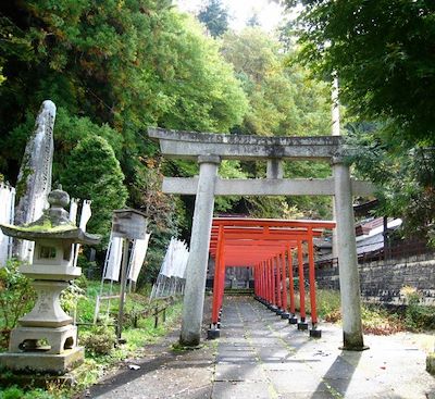 Voyage en train et randonnées dans les Alpes Japonaises mixé avec la visite de Tokyo et Kyoto. Un combo nature et culture