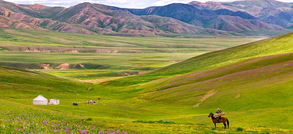 Circuit 100% nature avec chauffeur guide privatif dans le sud-est du Kazakhstan : Parc d’Altyn Emel, Canyon de Charyn, Lacs Kolsaï