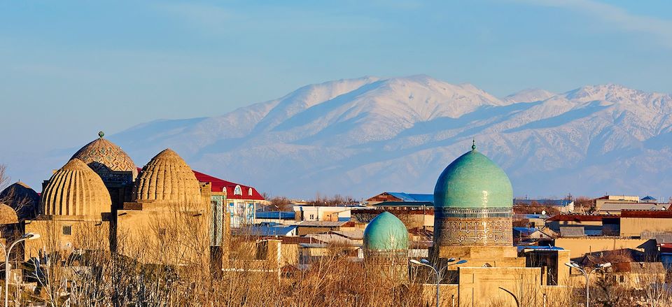 Parcourez la légendaire route de la soie, des merveilles naturelles du Kazakhstan aux fascinantes cités d’Ouzbékistan.