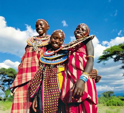 Safaris en véhicule, en bateau, à pied et en vélo du Masai Mara à Amboseli en passant par le Lac Naivasha et les plages de Diani 